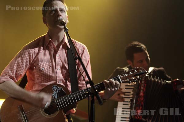 CALEXICO - 2015-04-26 - PARIS - Le Trianon - 